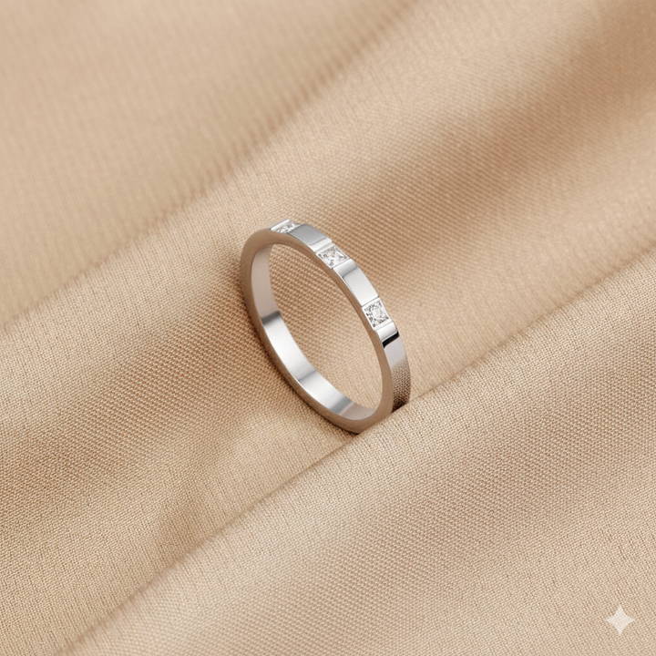 MABEL CRYSTAL RING | WHITE GOLD