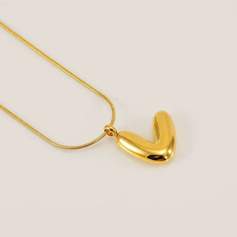BUBBLE LETTER NECKLACE | GOLD