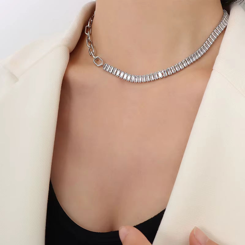 MIA BAGUETTE NECKLACE | WHITE GOLD