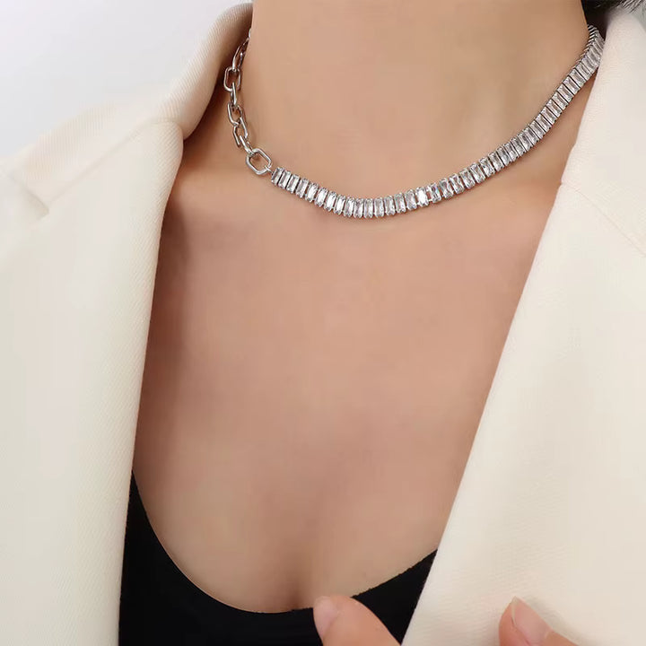 MIA BAGUETTE NECKLACE | WHITE GOLD