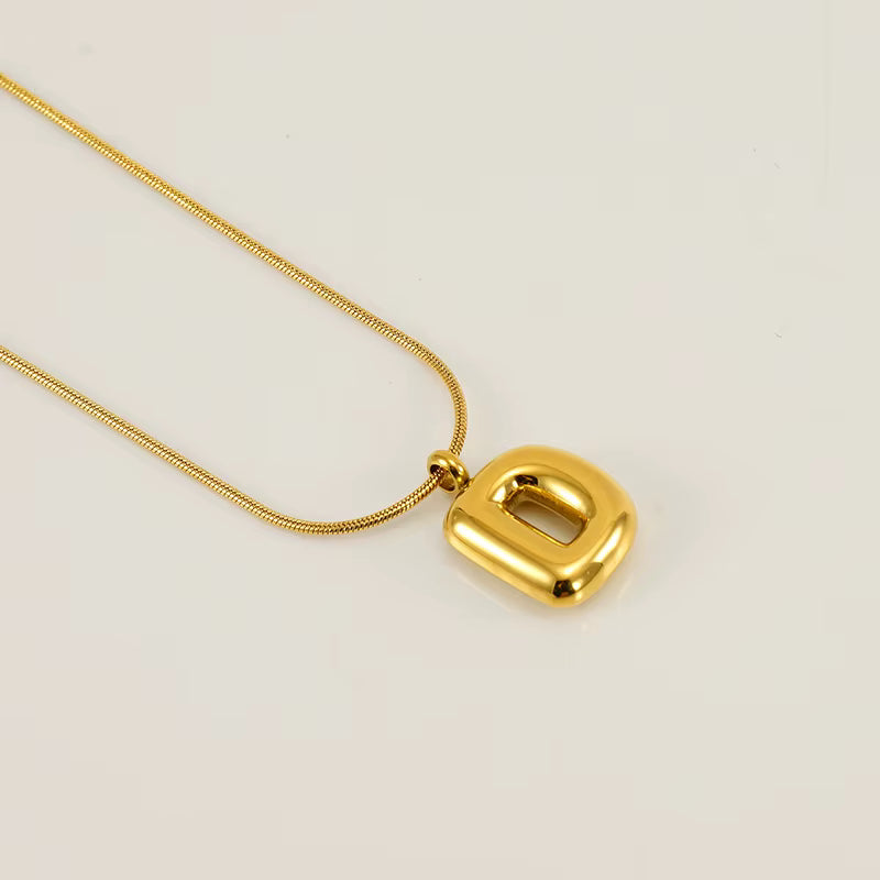 BUBBLE LETTER NECKLACE | GOLD