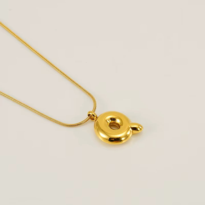 BUBBLE LETTER NECKLACE | GOLD