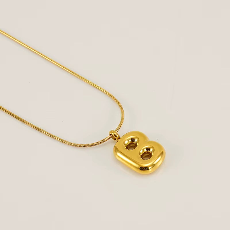 BUBBLE LETTER NECKLACE | GOLD