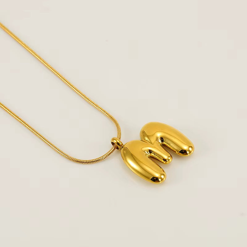 BUBBLE LETTER NECKLACE | GOLD