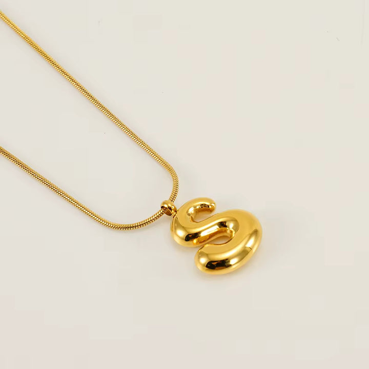 BUBBLE LETTER NECKLACE | GOLD