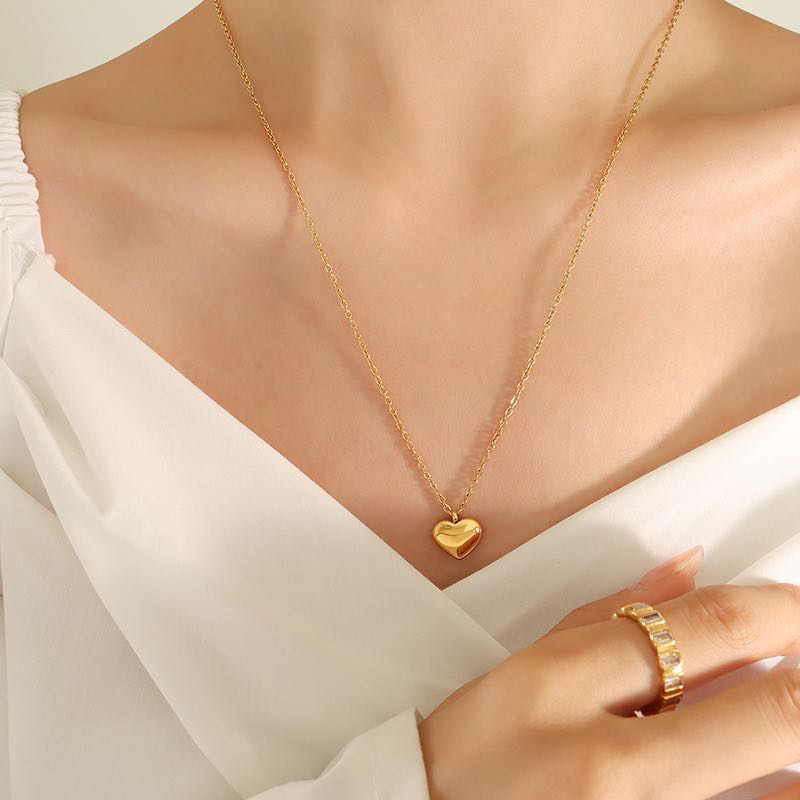 HEART CHARM NECKLACE | GOLD