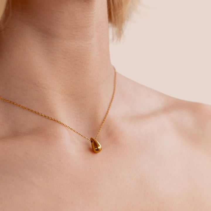 OLIVIA TEARDROP NECKLACE | GOLD