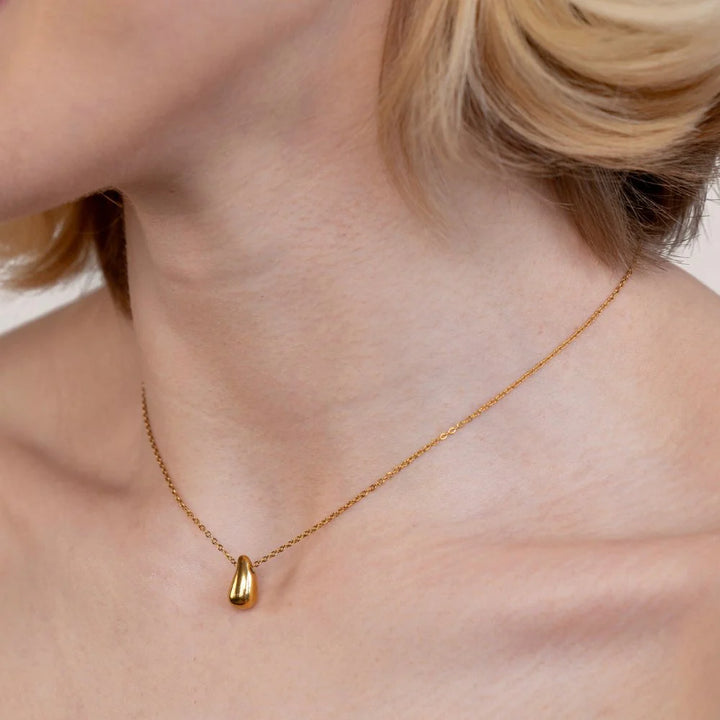 OLIVIA TEARDROP NECKLACE | GOLD