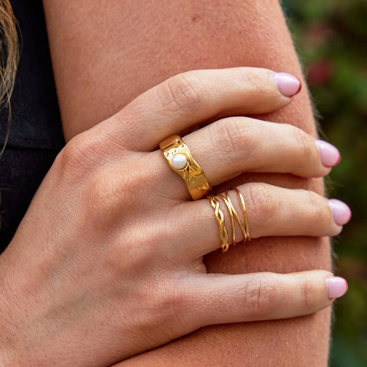 TINA TWISTED RING | GOLD