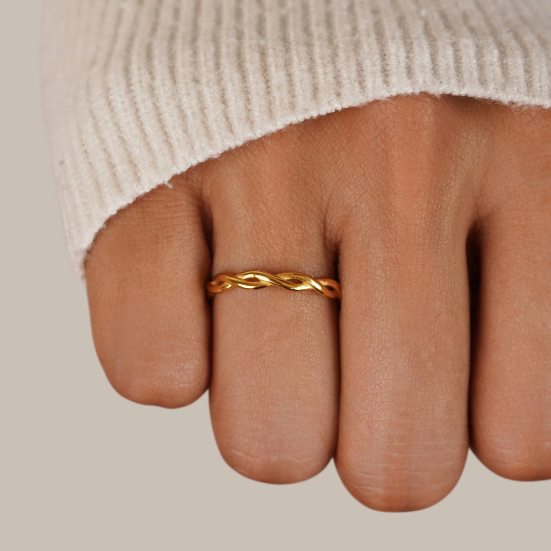 TINA TWISTED RING | GOLD