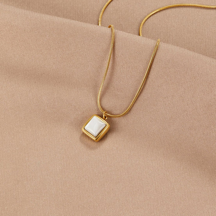 ISA MOONSTONE NECKLACE | GOLD