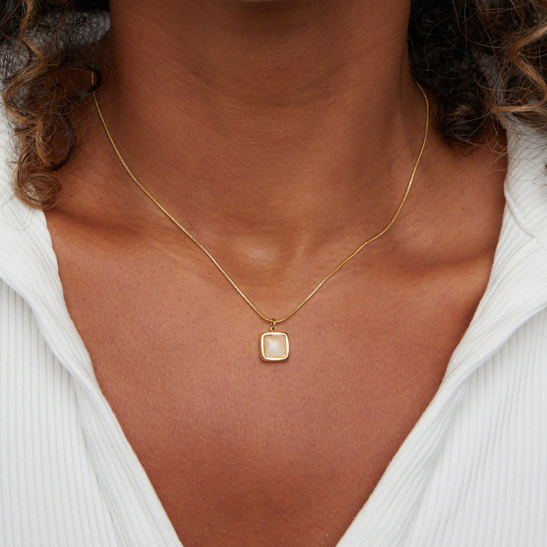 ISA MOONSTONE NECKLACE | GOLD
