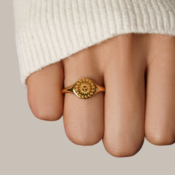 SUNNY FACE RING | GOLD