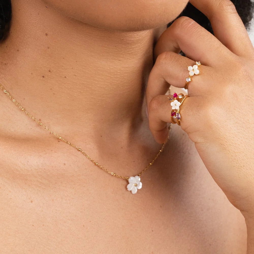 BLOOM WHITE NECKLACE | GOLD